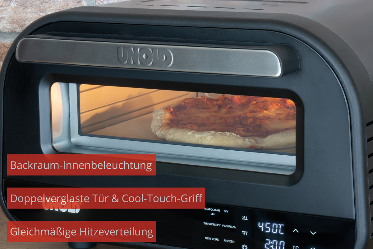 Im Unold Pizzaofen Don Luigi mit Glastür backt eine Pizza. Deutsche Texteinlagen heben die Innenbeleuchtung, die doppelverglaste Tür mit Cool-Touch-Griff und die gleichmäßige Wärmeverteilung hervor.