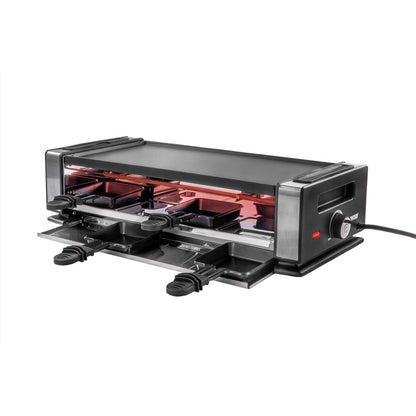 Der Unold Raclette Delice Basic ist ein schwarzer Elektrogrill mit vier Käsepfännchen mit verlängerten Griffen und einem seitlichen Drehregler. Seine rotglühenden Heizelemente sind sichtbar, allesamt auf weißem Untergrund.